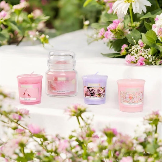 Wickford & Co 4 Piece Candle Gift Set, Perfect Xmas Christmas for Mum, Sister, Aunt, Secret Santa